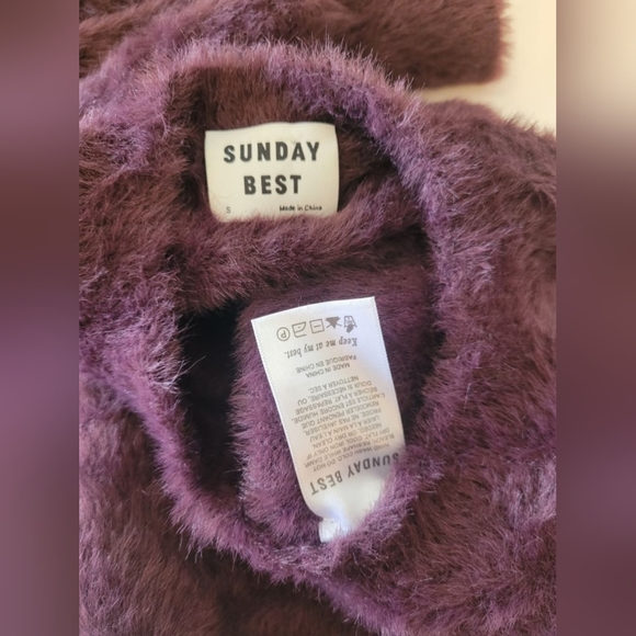 Aritzia Sunday Best Kitten Crop Top Fuzzy Sweater Womens Size Small - Picture 6 of 7